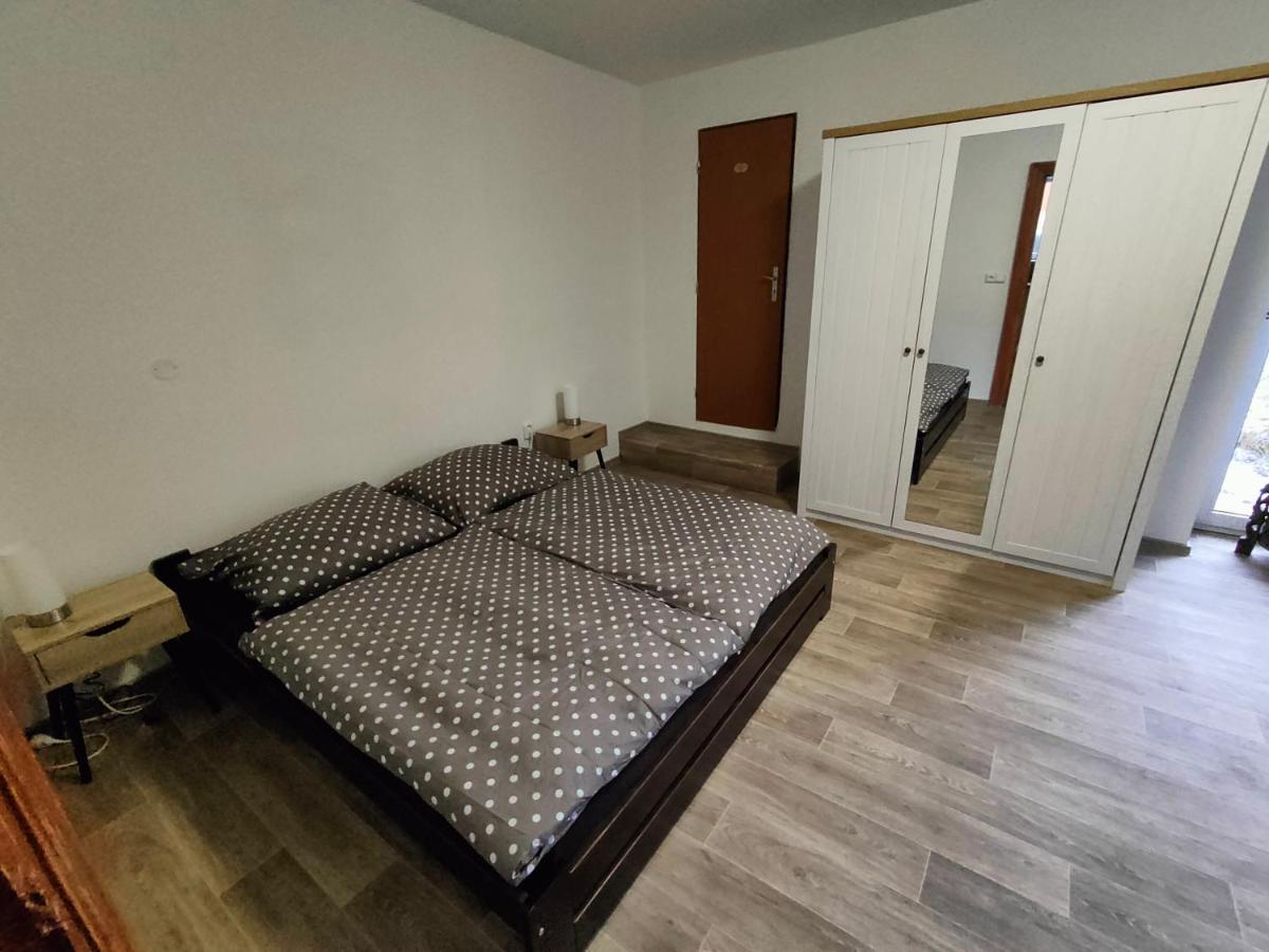 Apartmany Na Ceste Desná Exteriör bild