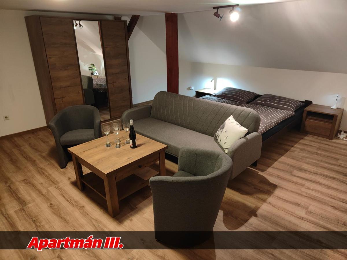 Apartmany Na Ceste Desná Exteriör bild